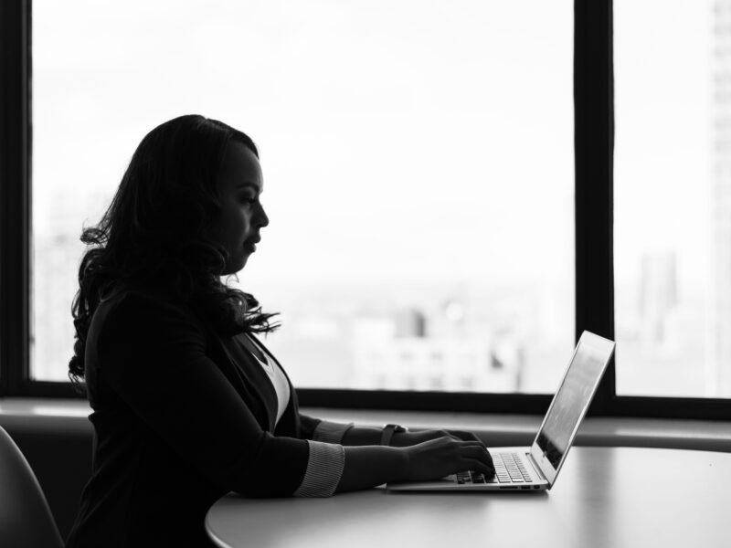 Mulheres Empreendedoras: Estratégias para Construir um Negócio Sustentável